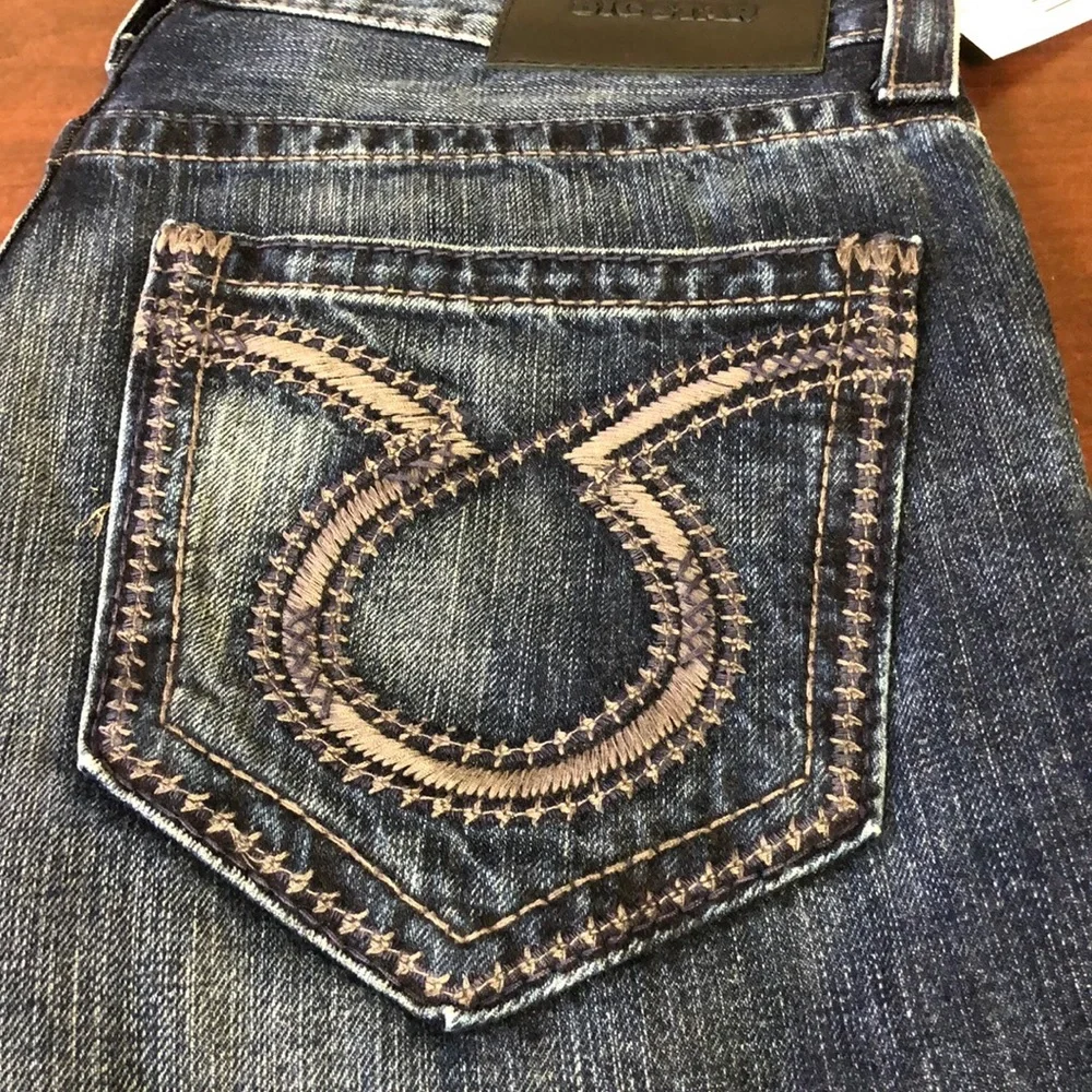 W32/L43 NWT Union Vintage Look/Distressed Denim Jeans, Thick Stitch Embroidered - Picture 3 of 8